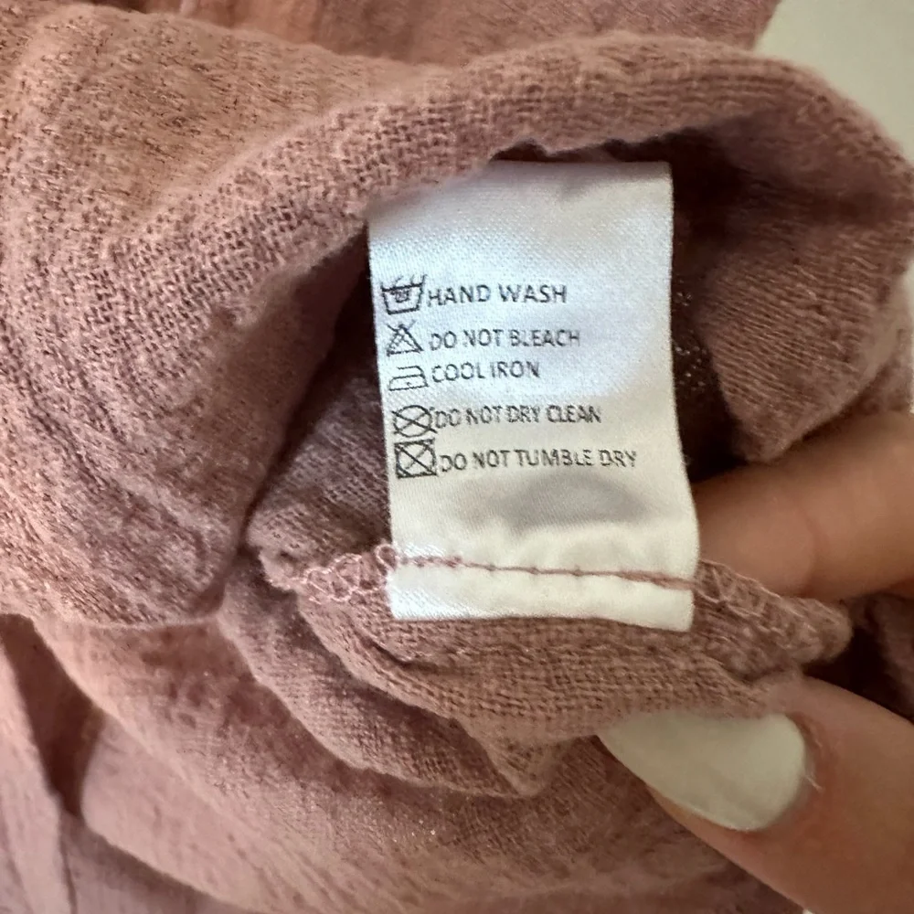 Darling blush pink two piece set 
Olivaceous
Size large​​ - Picture 7 of 10